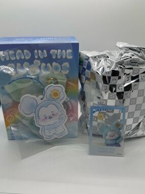 MINISO Disney Mickey Cloud Fantasy Series Vinyl Plush Blind Box- Sunny Sky
